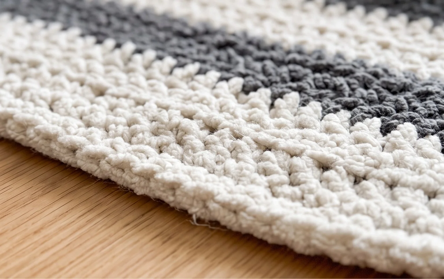 Pin Stripe Crochet Blanket Pattern and Tutorial - Moogly